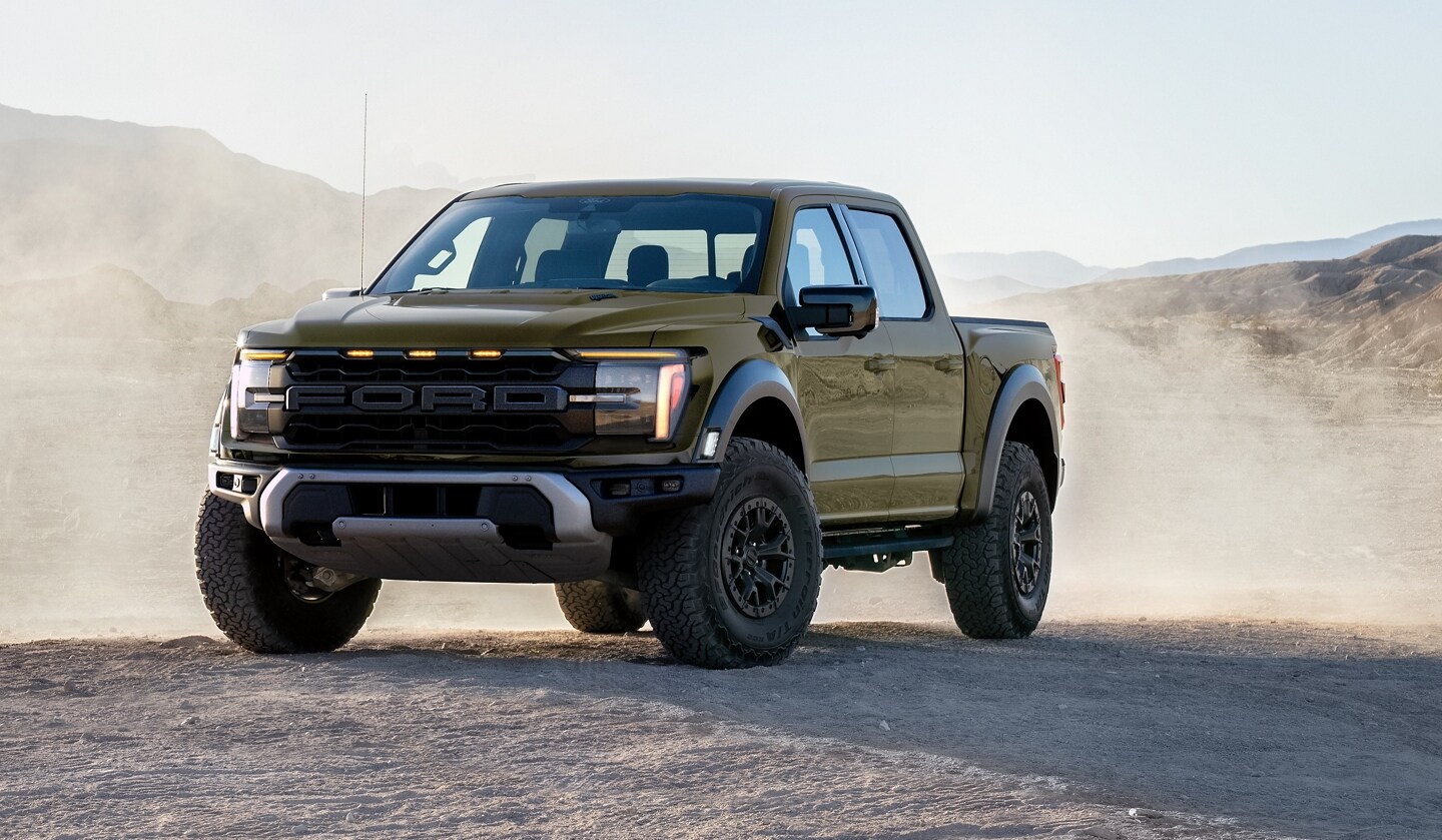 24_C11054522_F150_Raptor_SprCrw_2VhclOffRdDesert.jpg