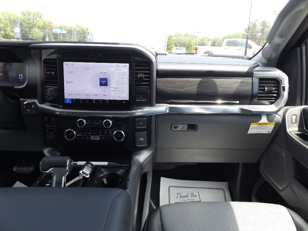 2025 Ford F-150 Lariat photo 4