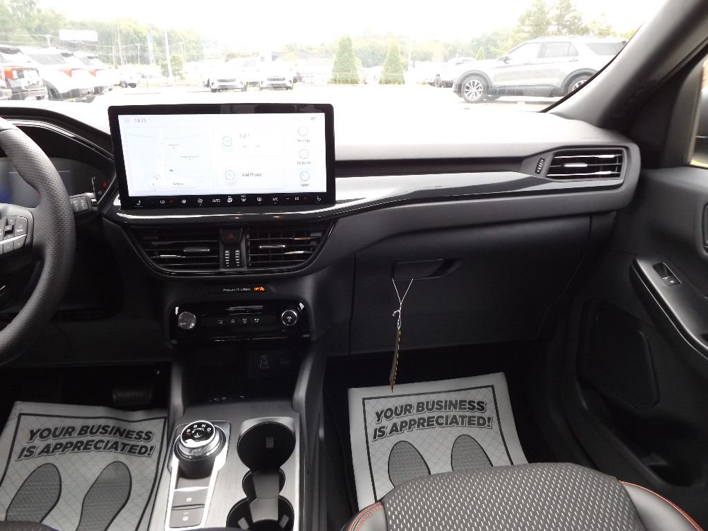 2025 Ford Escape ST-Line photo 4