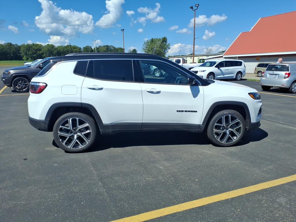 2025 Jeep Compass Limited photo 4