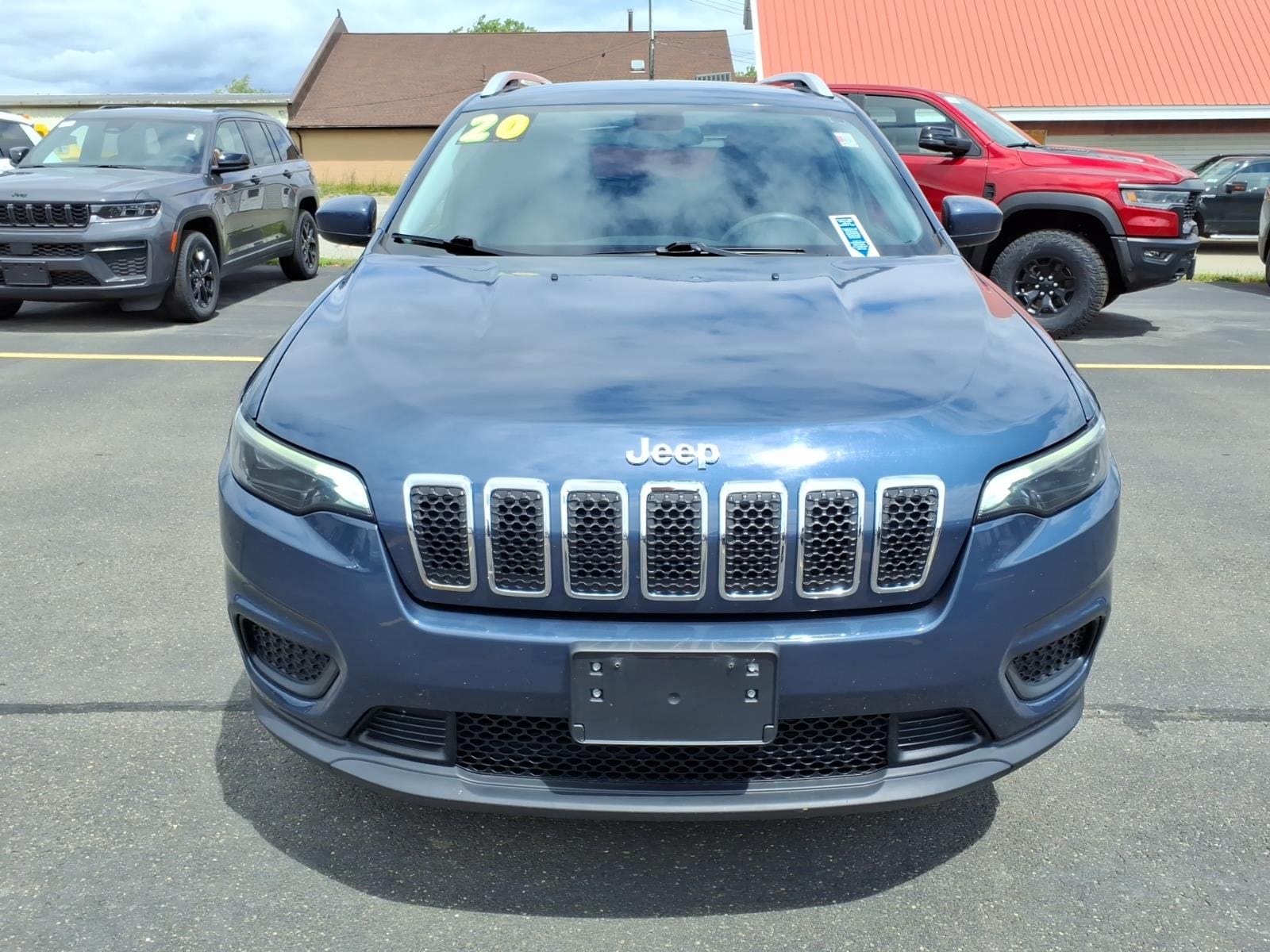 Used 2020 Jeep Cherokee Latitude with VIN 1C4PJMCB3LD555215 for sale in Perry, NY