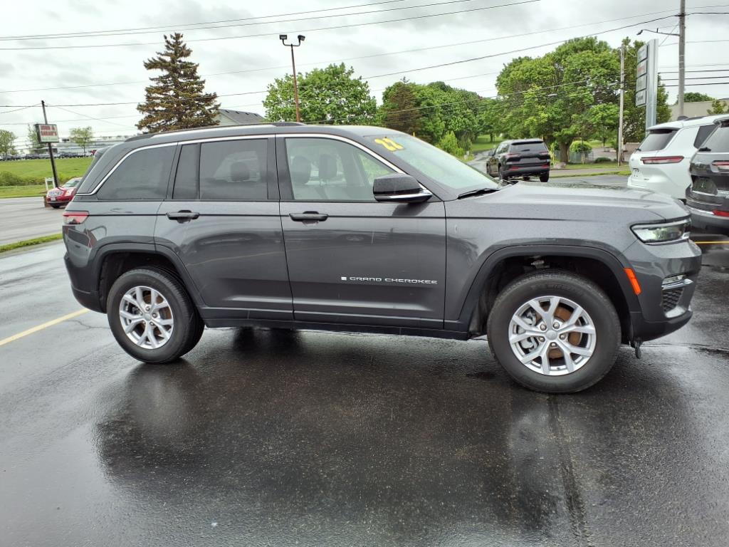 2022 Jeep Grand Cherokee Limited photo 4