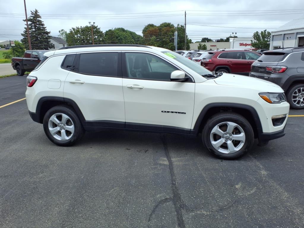 2019 Jeep Compass Latitude photo 3