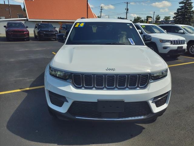 Used 2024 Jeep Grand Cherokee Laredo with VIN 1C4RJHAGXRC162762 for sale in Perry, NY