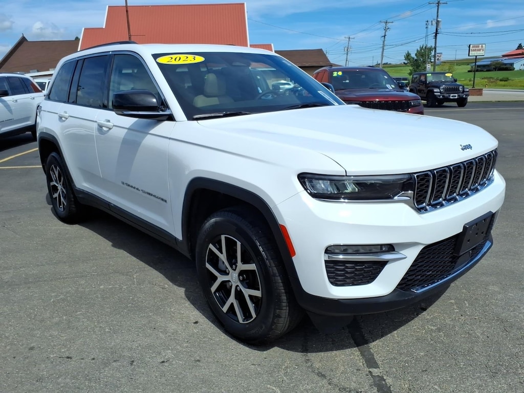 Used 2023 Jeep Grand Cherokee Limited 4x4 Limited SUV