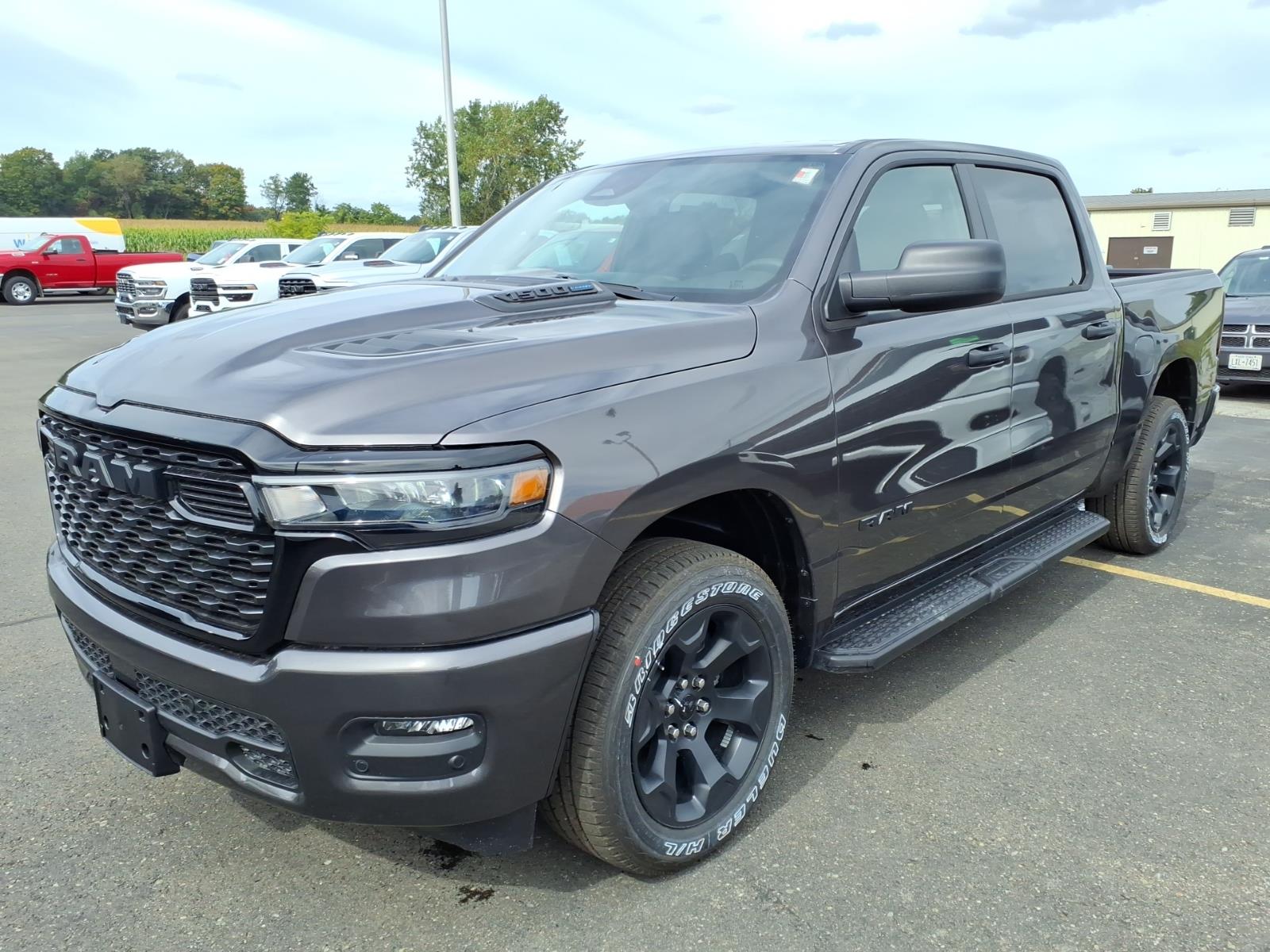 2027 Ram 1500 TRADESMAN CREW CAB 4X4 Pickup