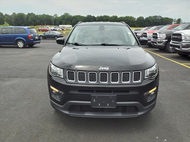 Used 2018 Jeep Compass Latitude with VIN 3C4NJDBB7JT156422 for sale in Perry, NY