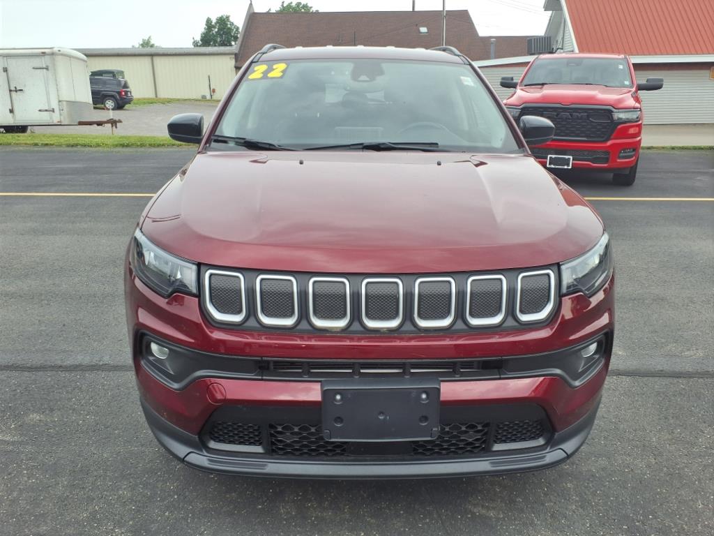 2022 Jeep Compass Latitude photo 2