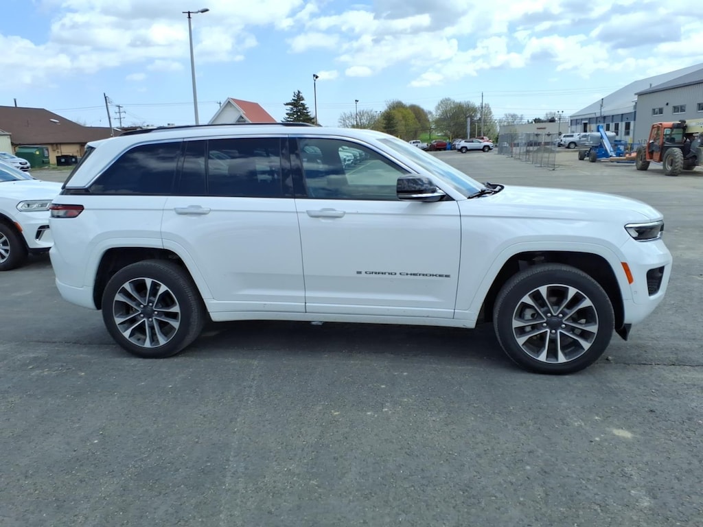 Used 2023 Jeep Grand Cherokee Overland 4x4 Overland SUV
