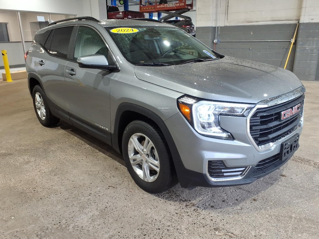 Used 2024 GMC Terrain SLE AWD SLE SUV