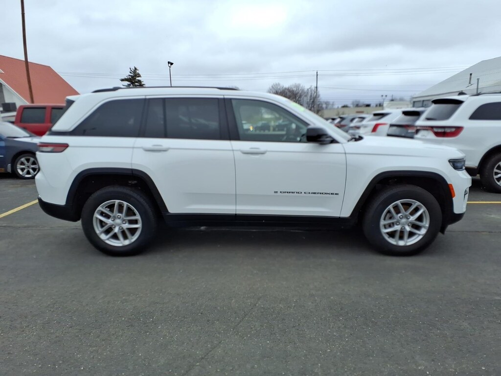 Used 2023 Jeep Grand Cherokee Laredo 4x4 Laredo SUV