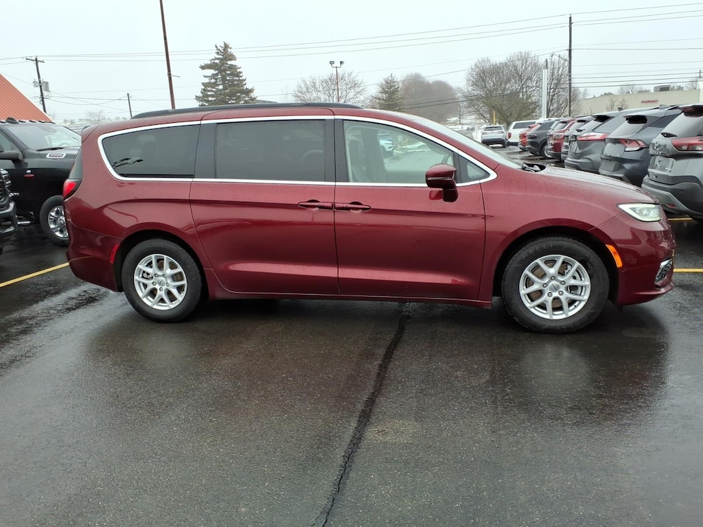 Used 2022 Chrysler Pacifica Touring L Touring L Mini-Van