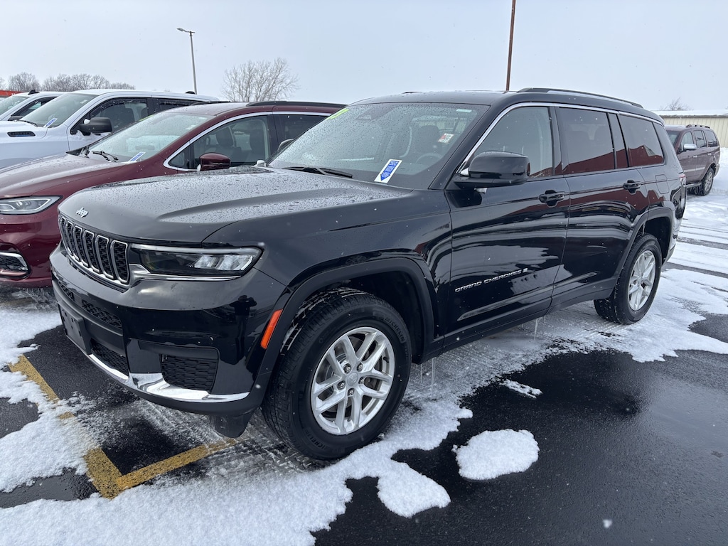 Used 2023 Jeep Grand Cherokee L 4x4 Laredo SUV