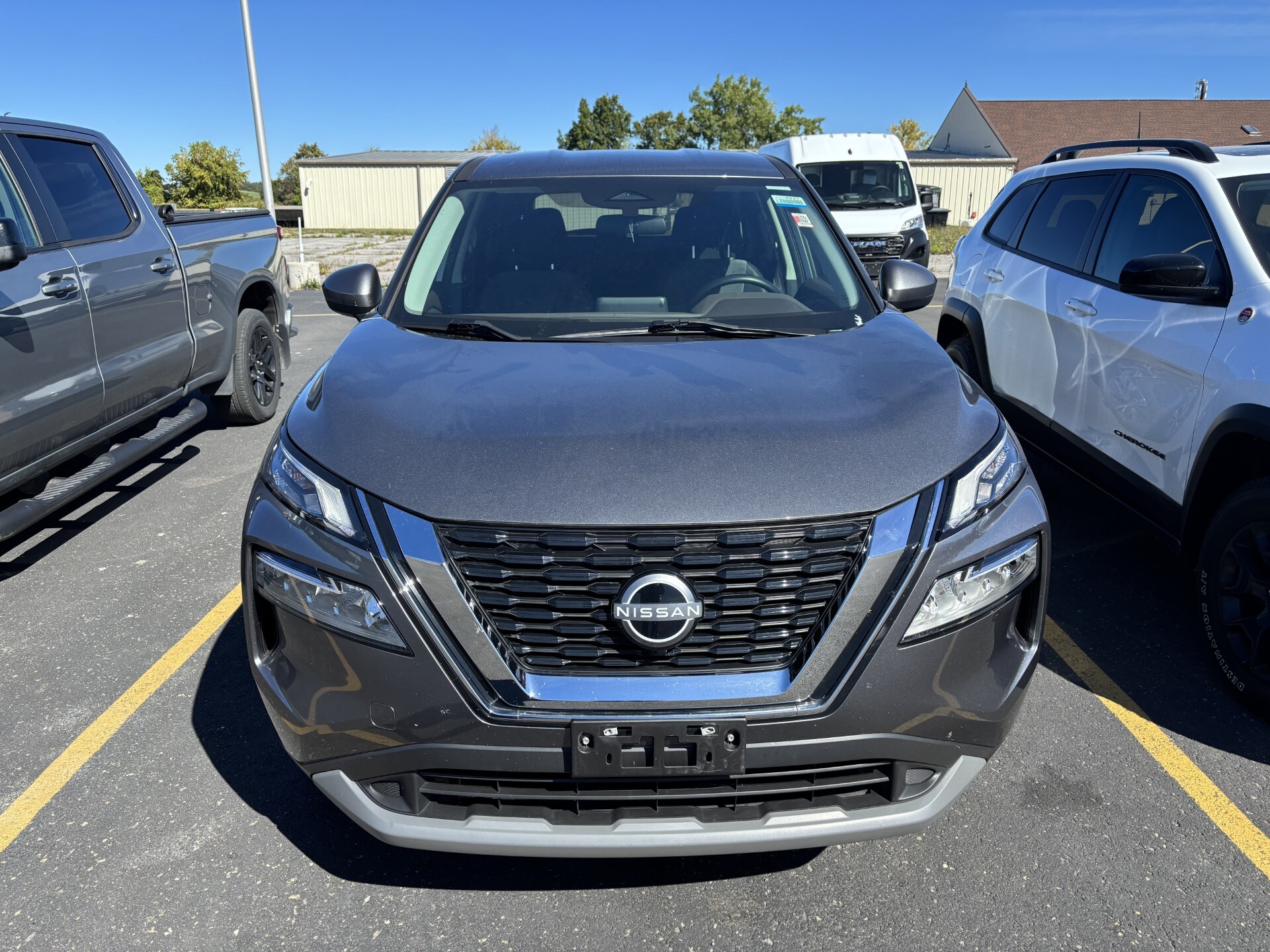 2023 Nissan Rogue SV photo 2