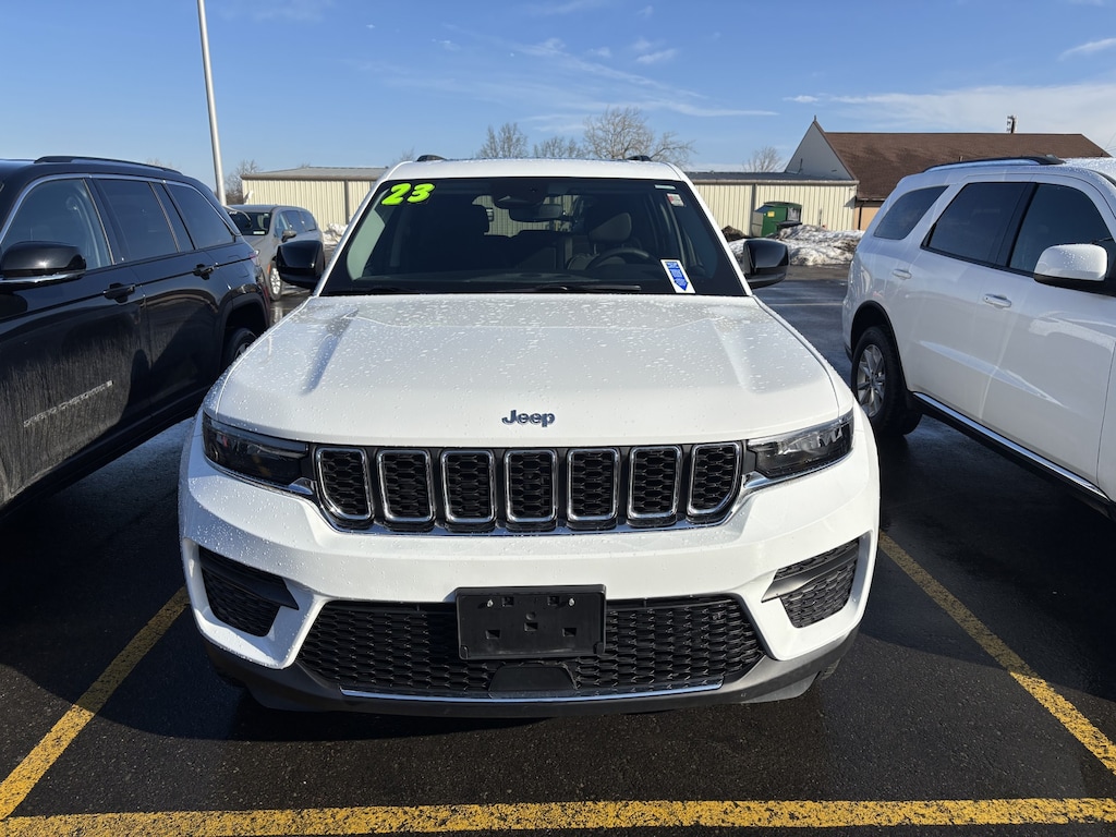 Used 2023 Jeep Grand Cherokee 4x4 Laredo SUV