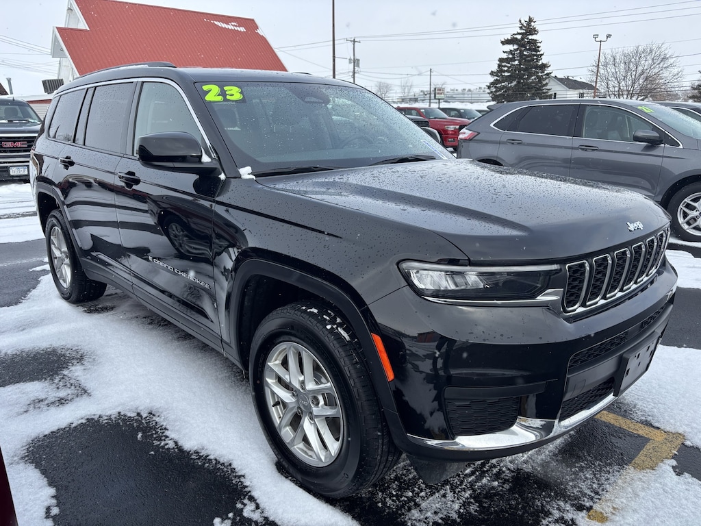 Used 2023 Jeep Grand Cherokee L 4x4 Laredo SUV