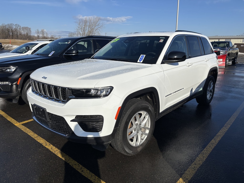 Used 2023 Jeep Grand Cherokee 4x4 Laredo SUV