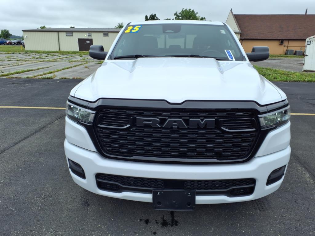 2025 Ram 1500 Tradesman photo 2
