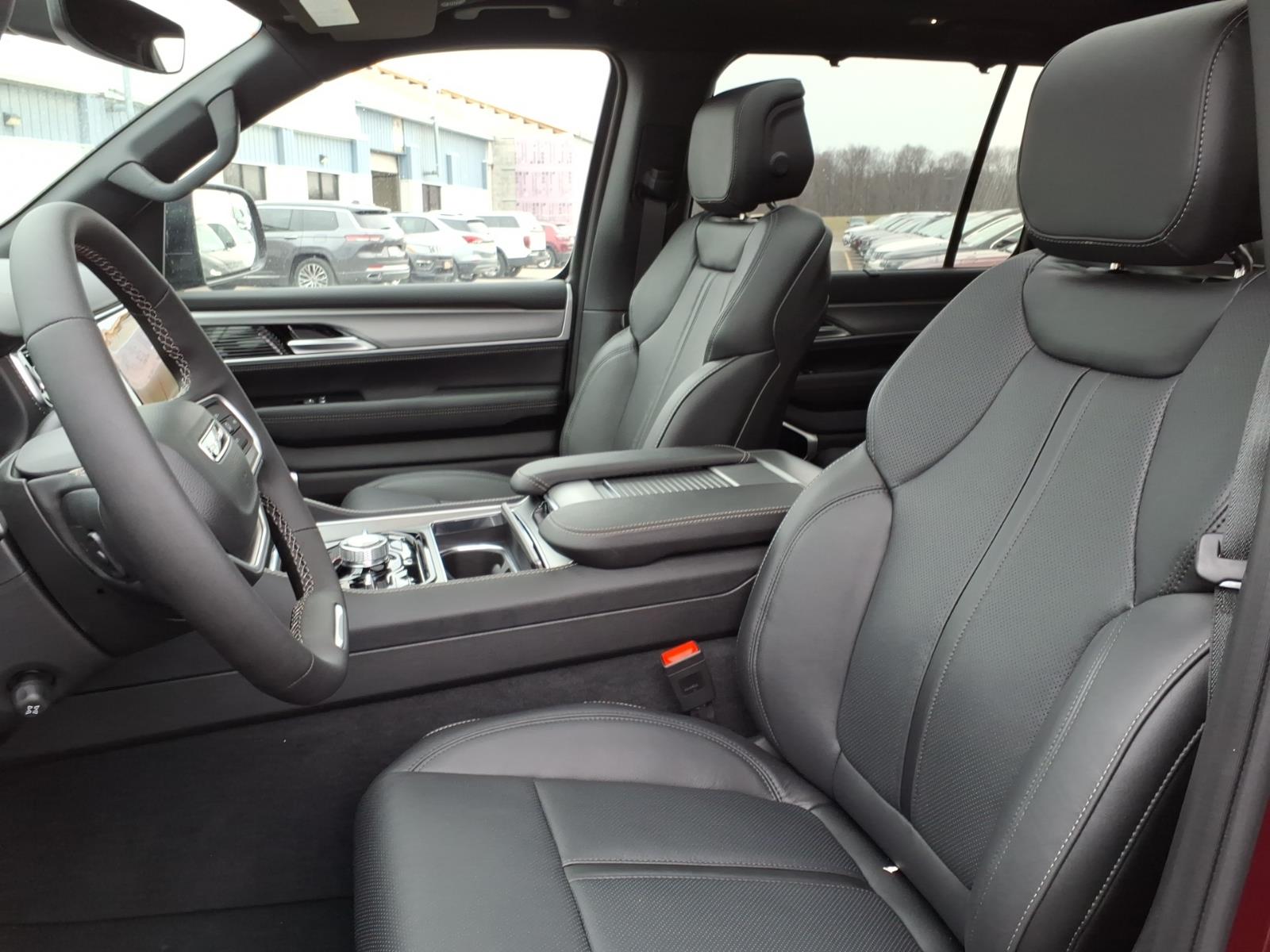 2026 Jeep Grand Wagoneer Limited Reserve - Photo 16
