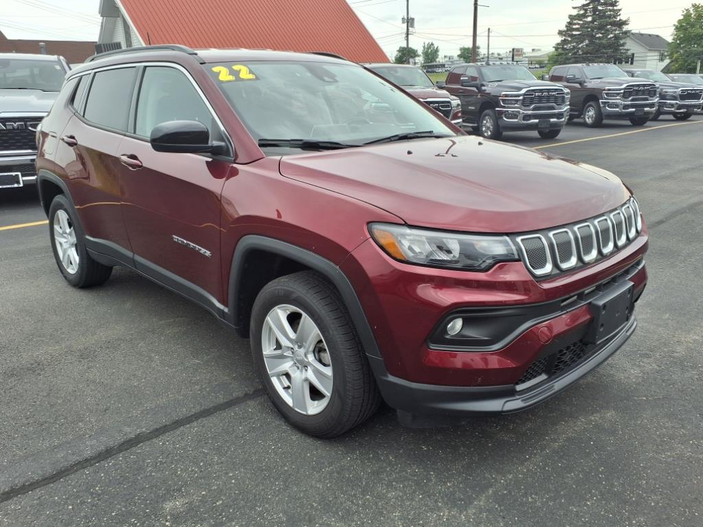 2022 Jeep Compass Latitude photo 3