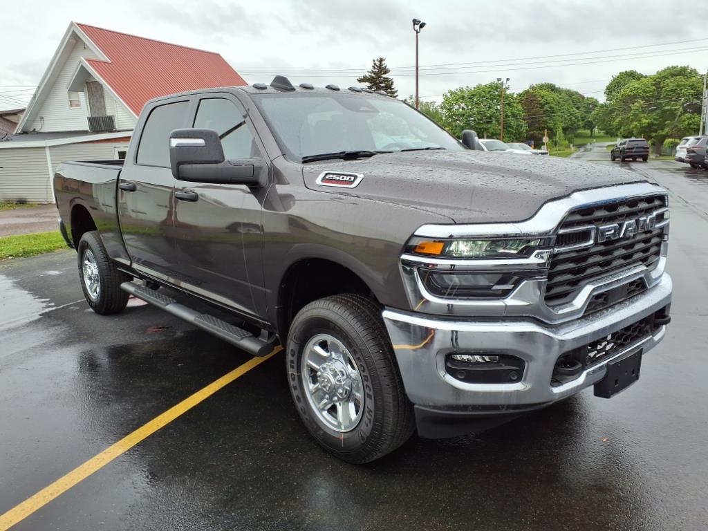 2025 Ram 2500 Tradesman photo 3