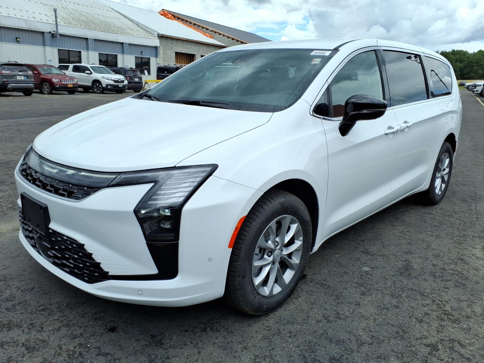 2027 Chrysler Pacifica Select AWD's photo