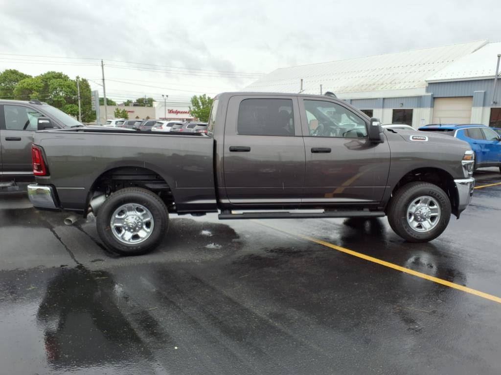 2025 Ram 2500 Tradesman photo 4