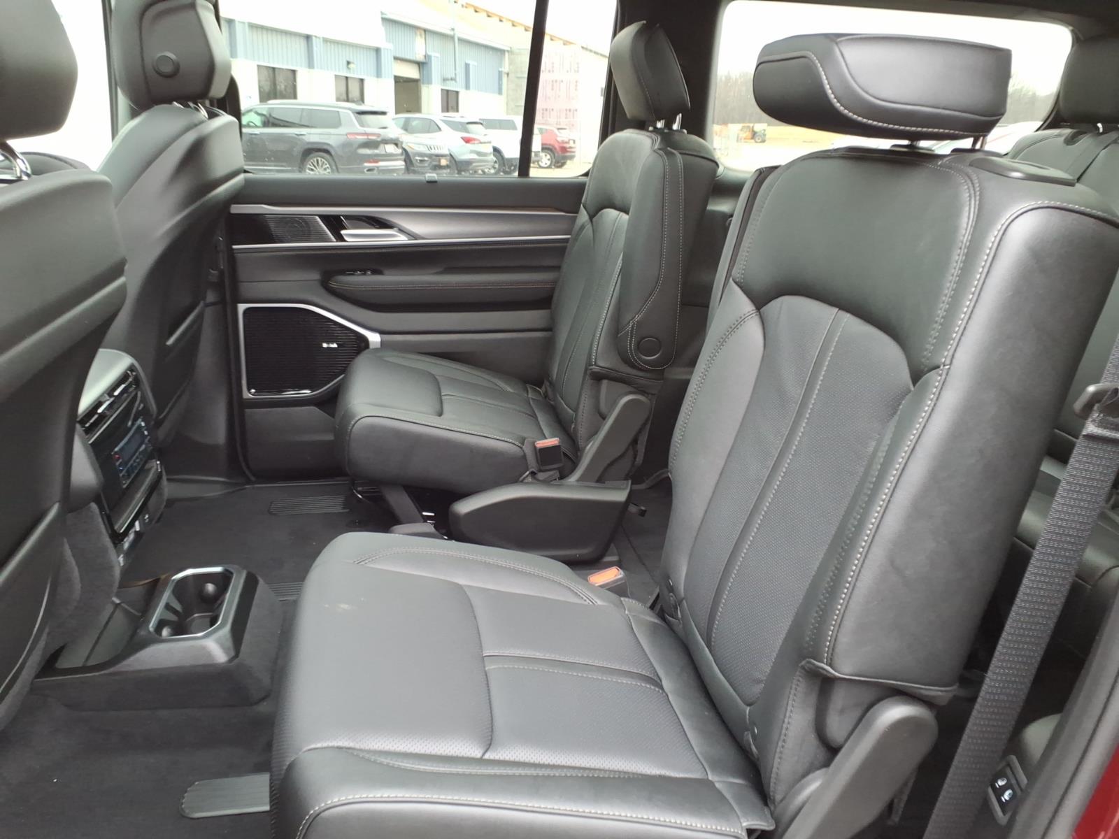 2026 Jeep Grand Wagoneer Limited Reserve - Photo 9