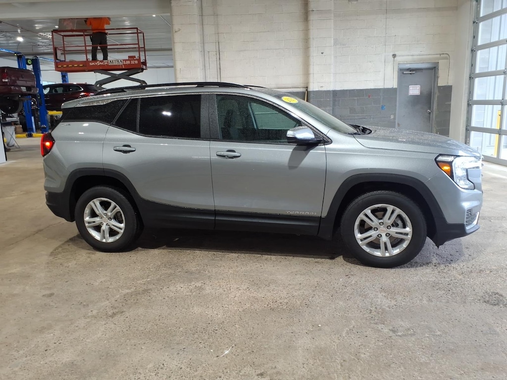 Used 2024 GMC Terrain SLE AWD SLE SUV