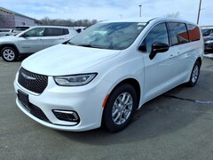 2026 Chrysler Pacifica SELECT Passenger Van