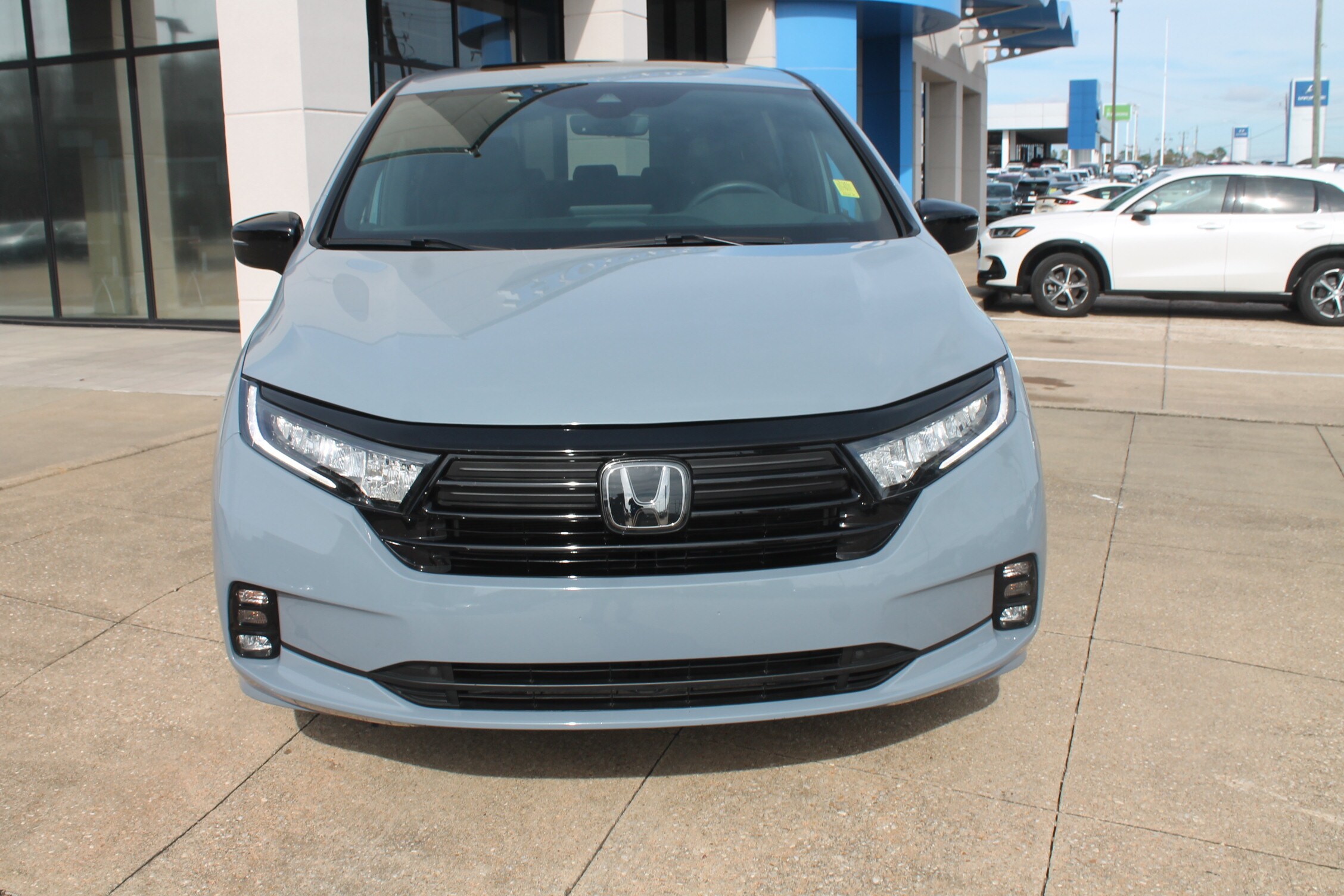 2024 Honda Odyssey Sport photo 2