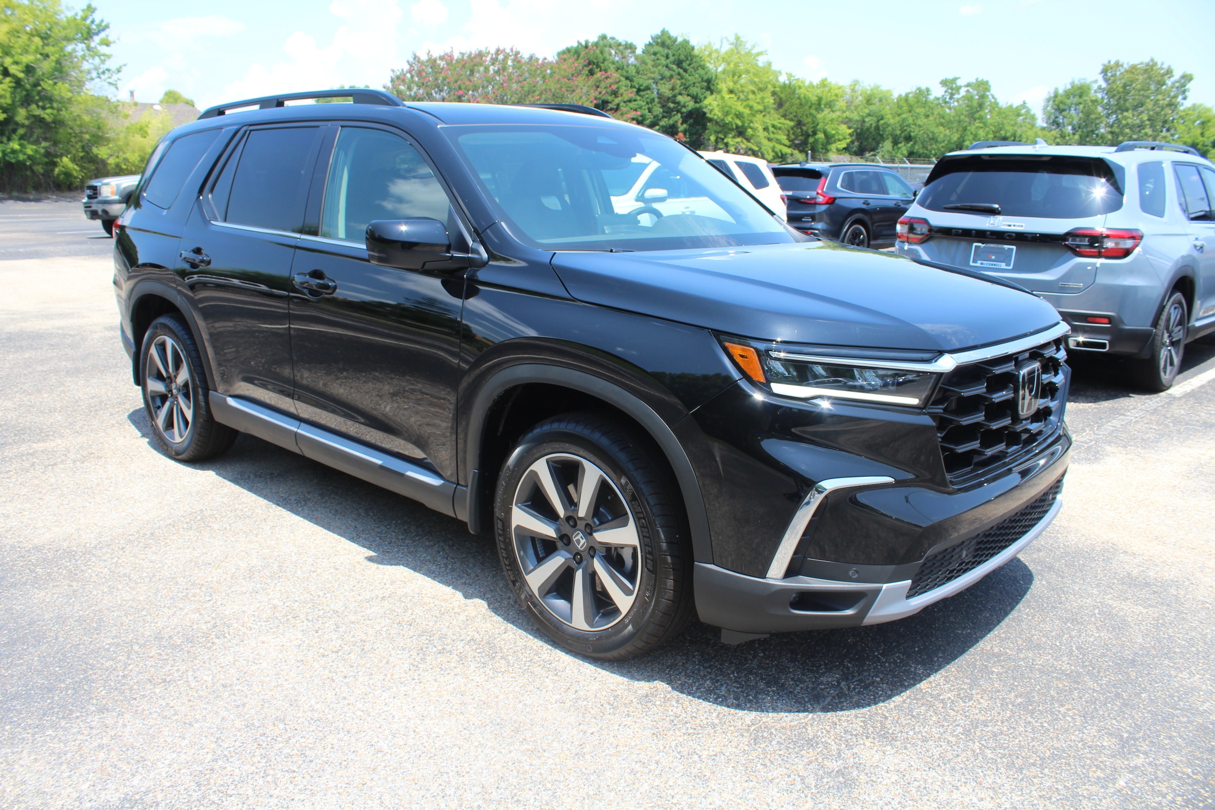 2025 Honda Pilot Touring's photo