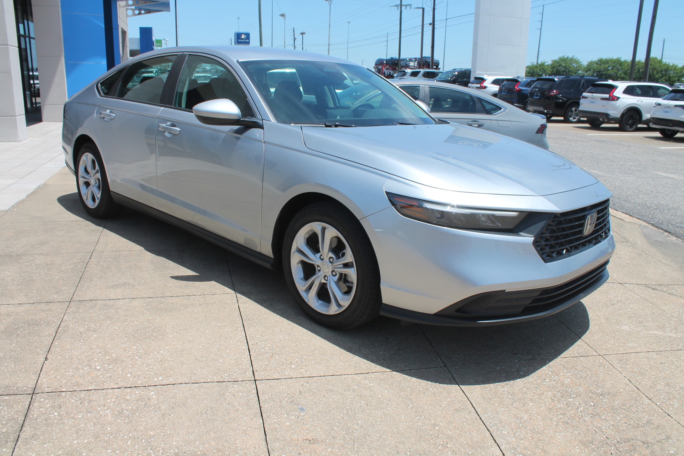 2025 Honda Accord 1.5T LX CVT's photo