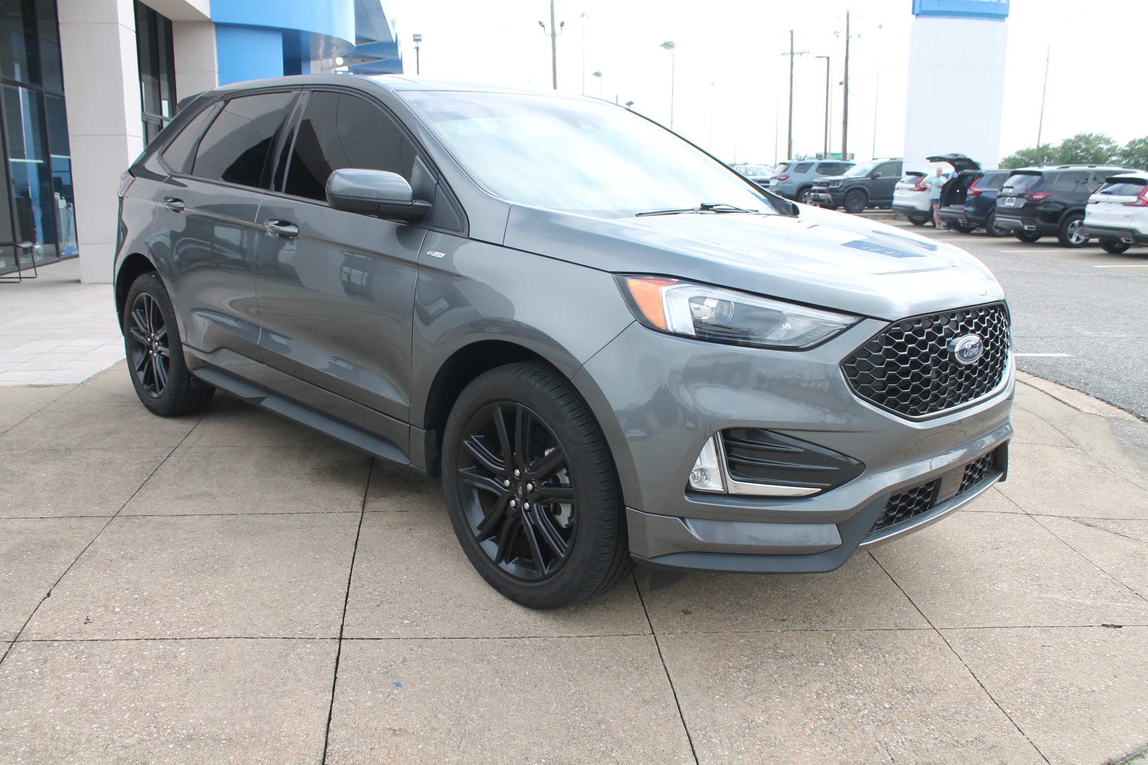 2023 Ford Edge ST-Line AWD's photo