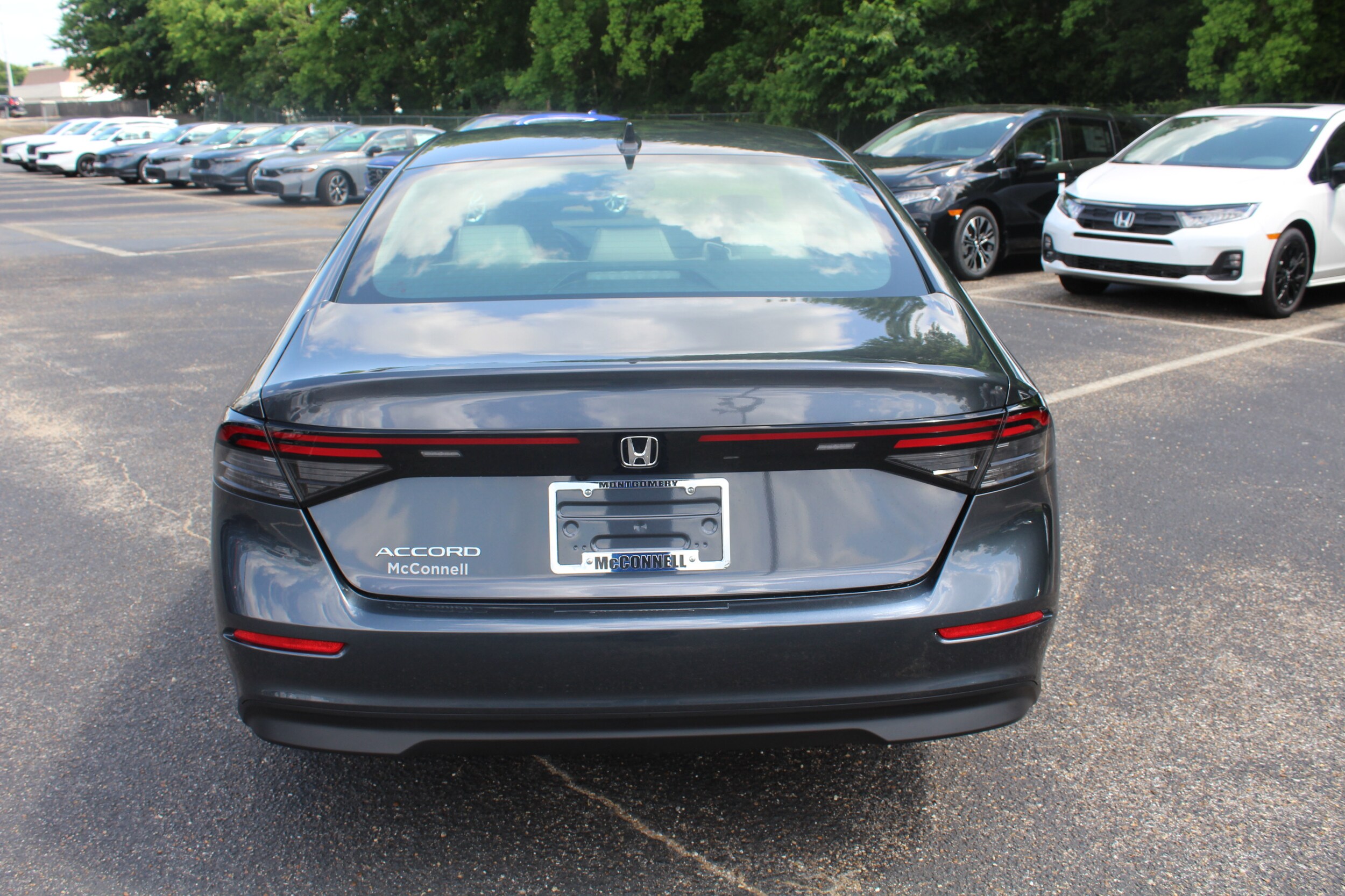 2025 Honda Accord LX photo 4