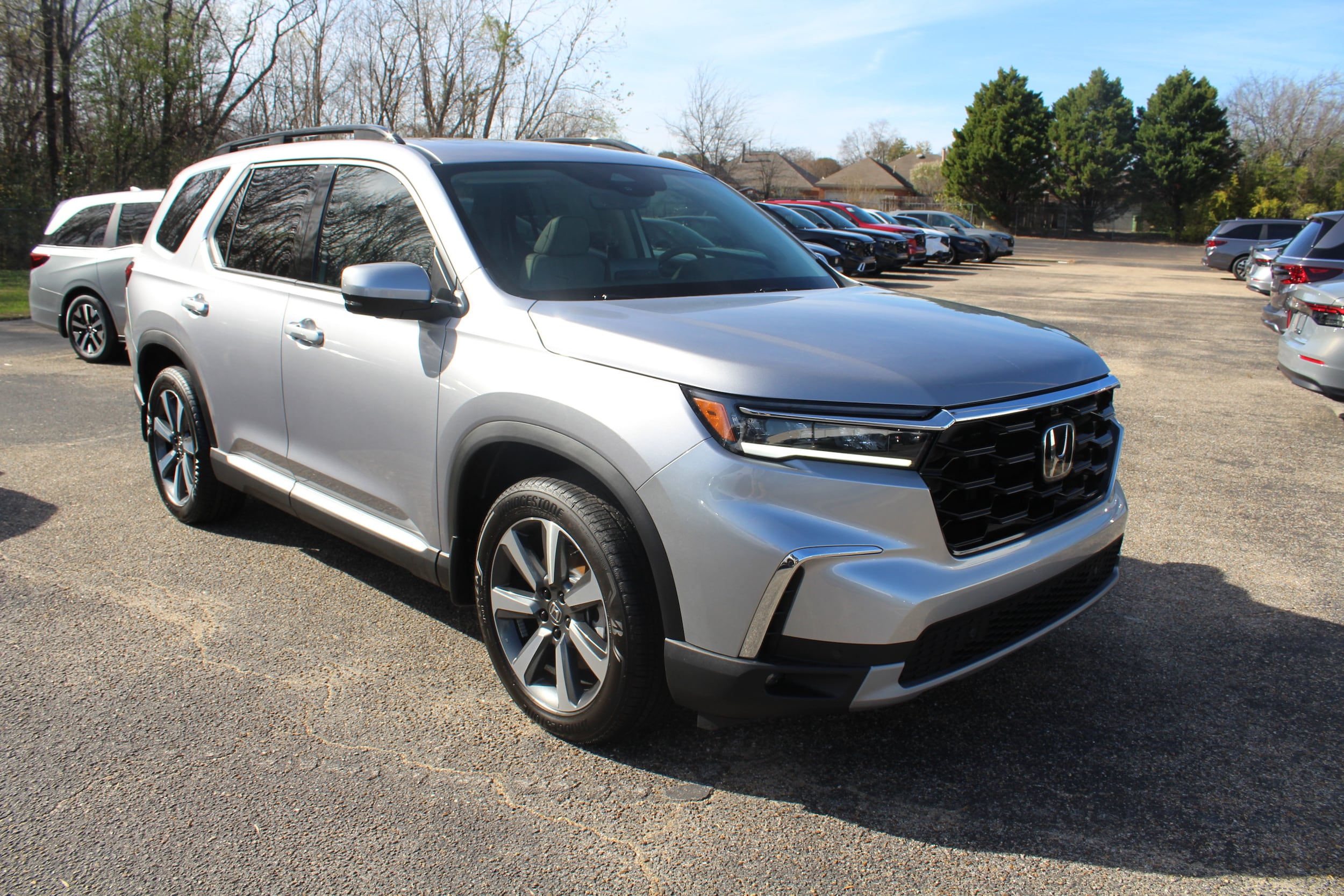 2025 Honda Pilot Elite's photo