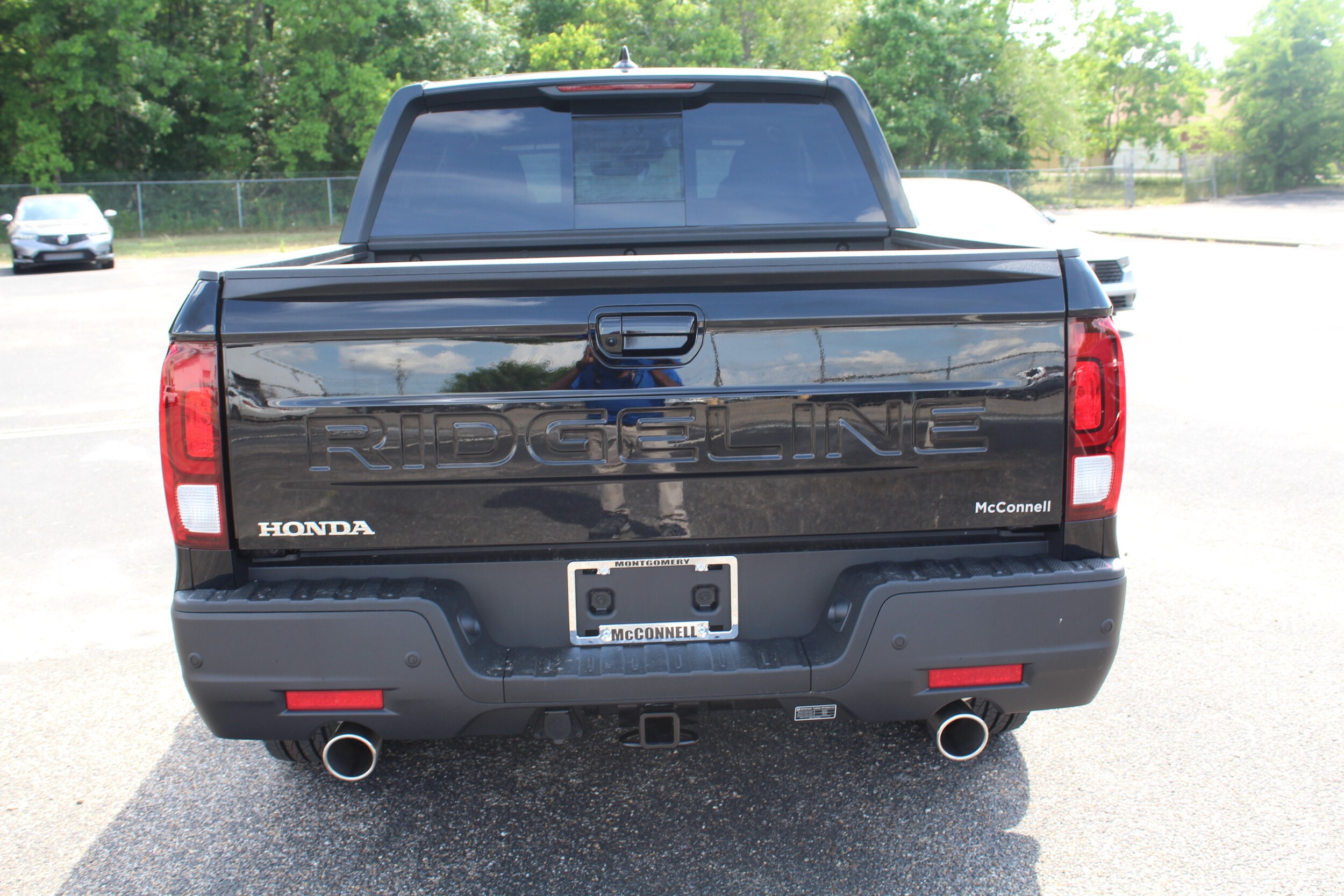 2025 Honda Ridgeline Black Edition photo 4