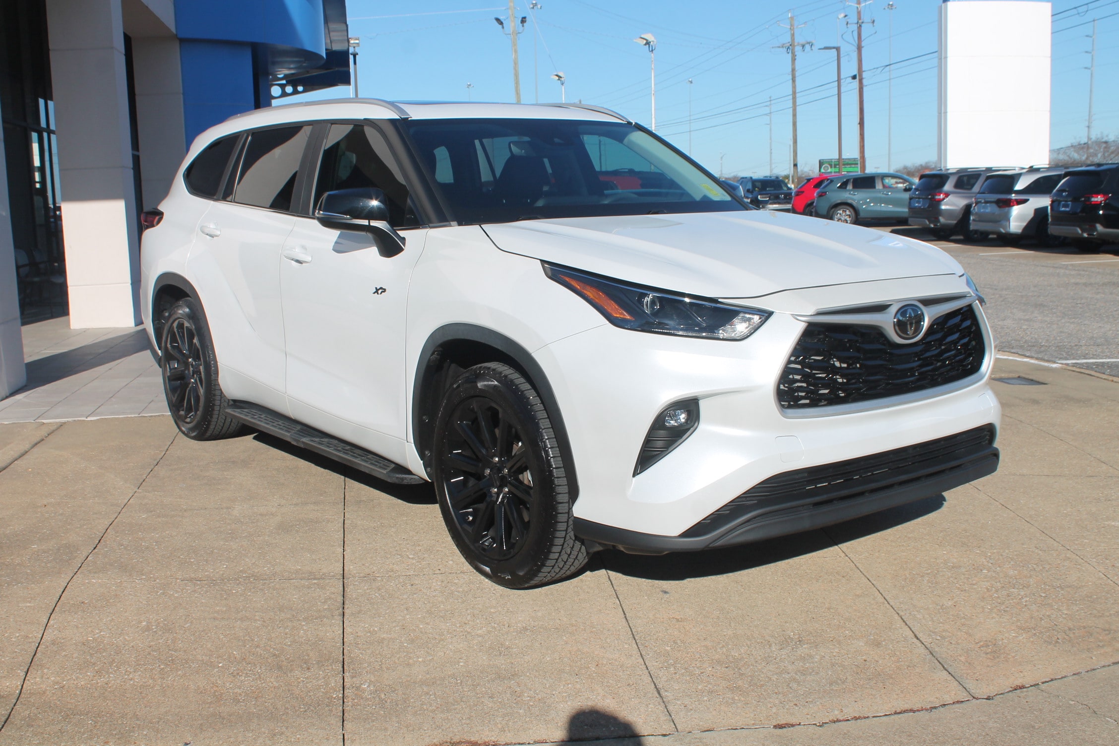 2023 Toyota Highlander XLE's photo