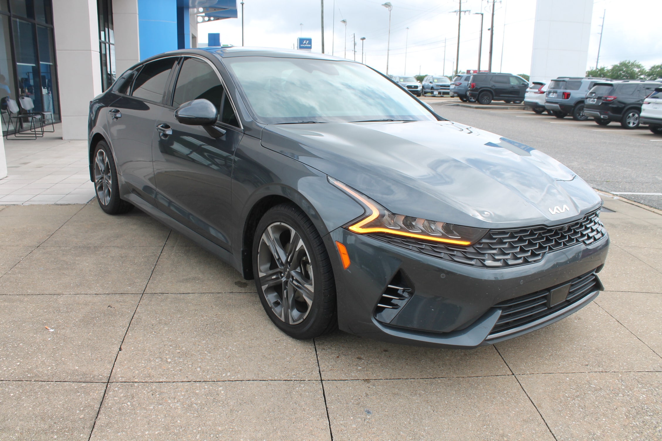 2022 Kia Optima EX FWD's photo