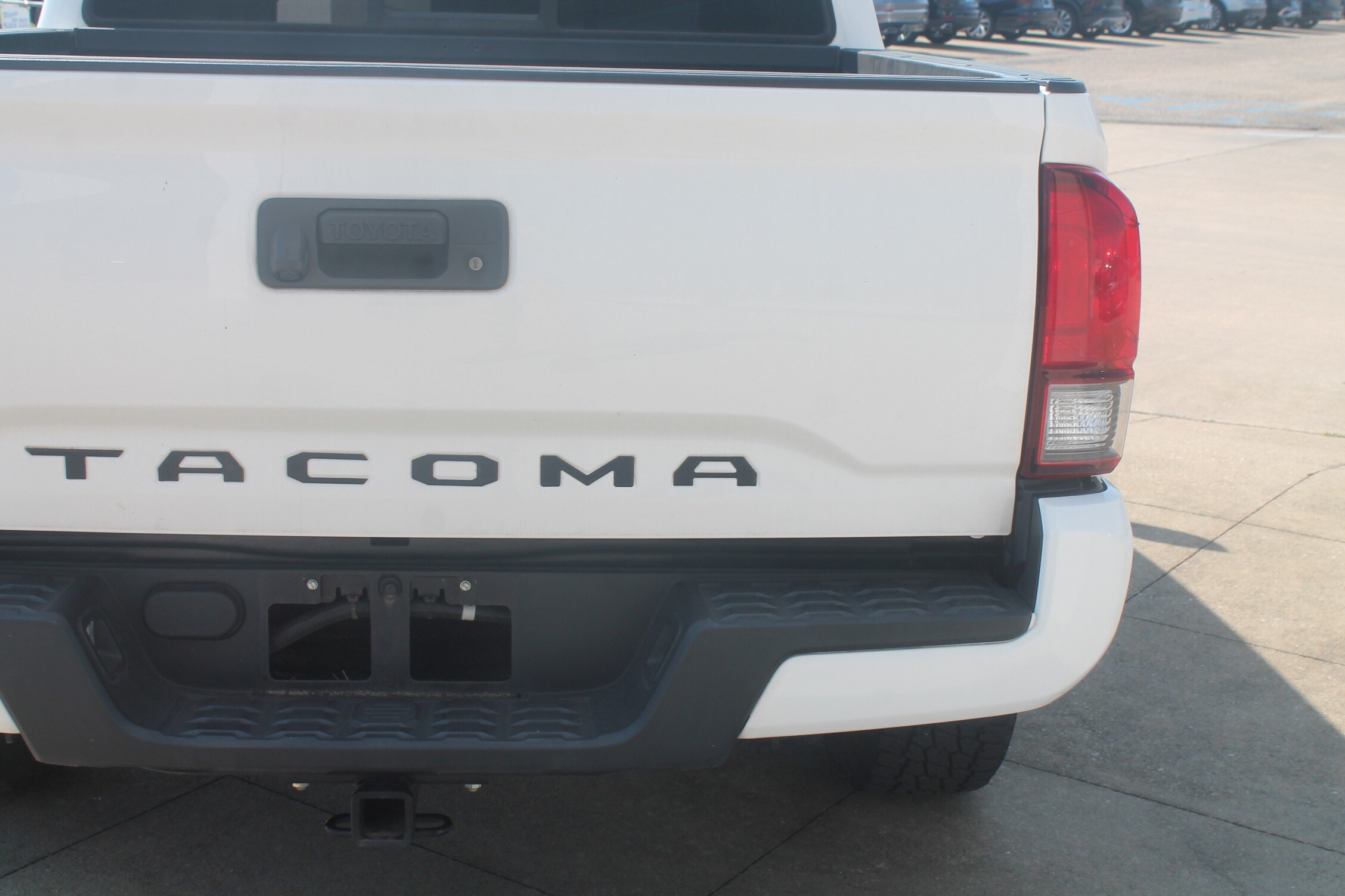 2022 Toyota Tacoma SR5 photo 4