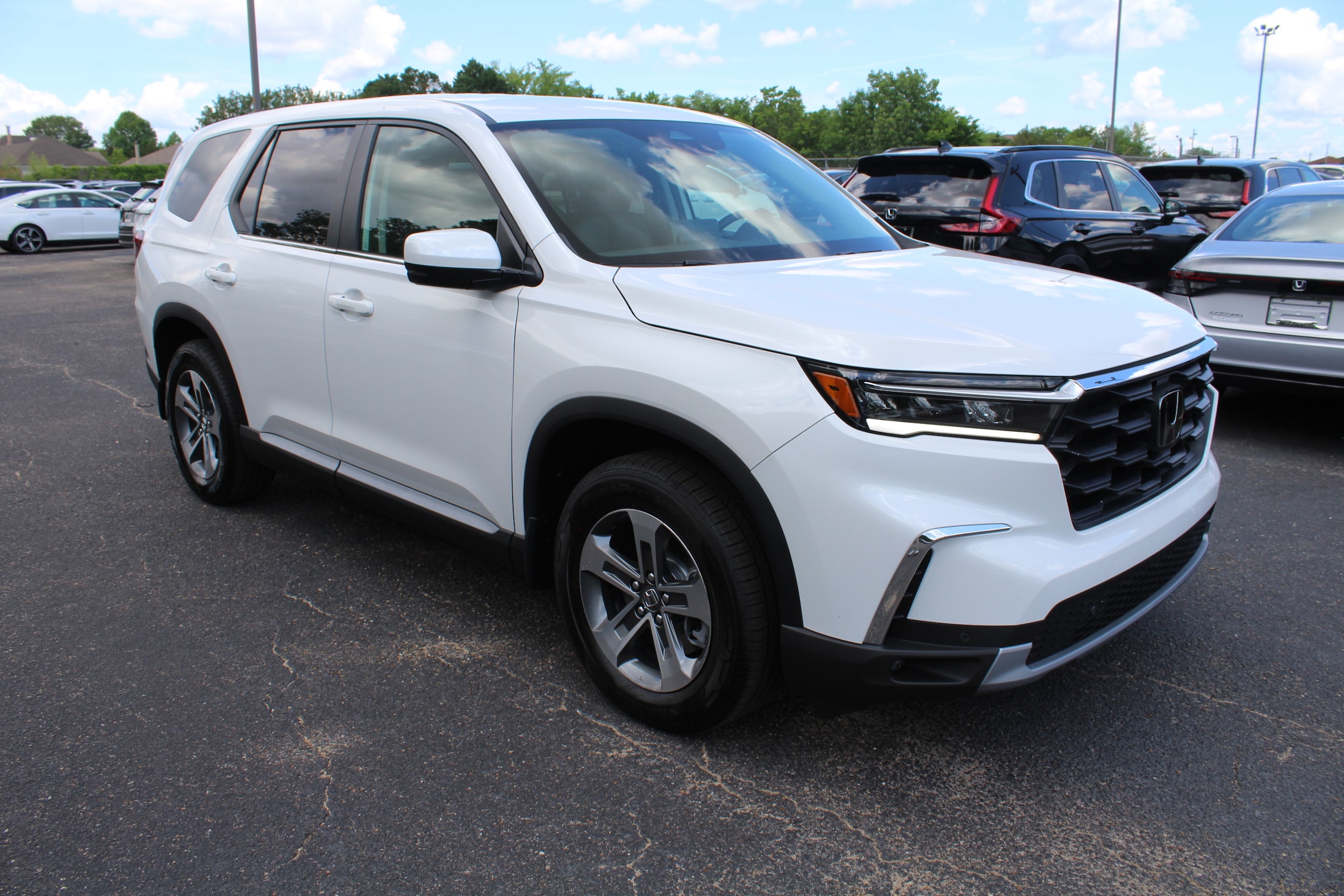 2025 Honda Pilot EX-L's photo