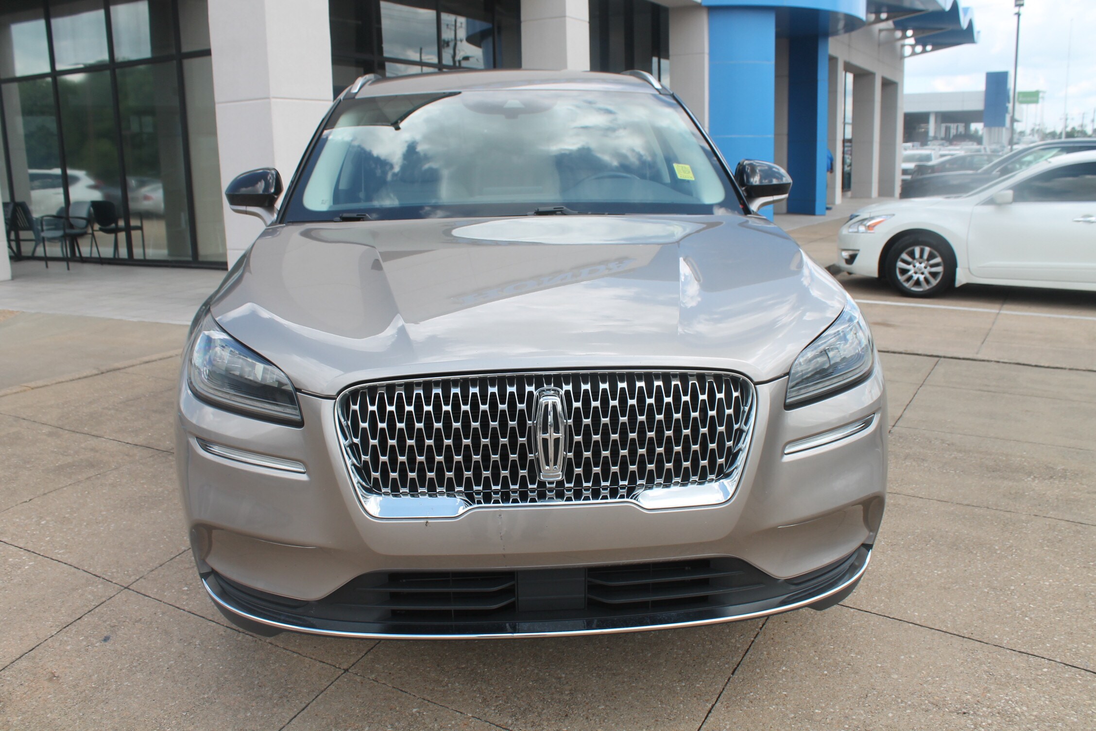 2021 Lincoln Corsair Standard photo 2