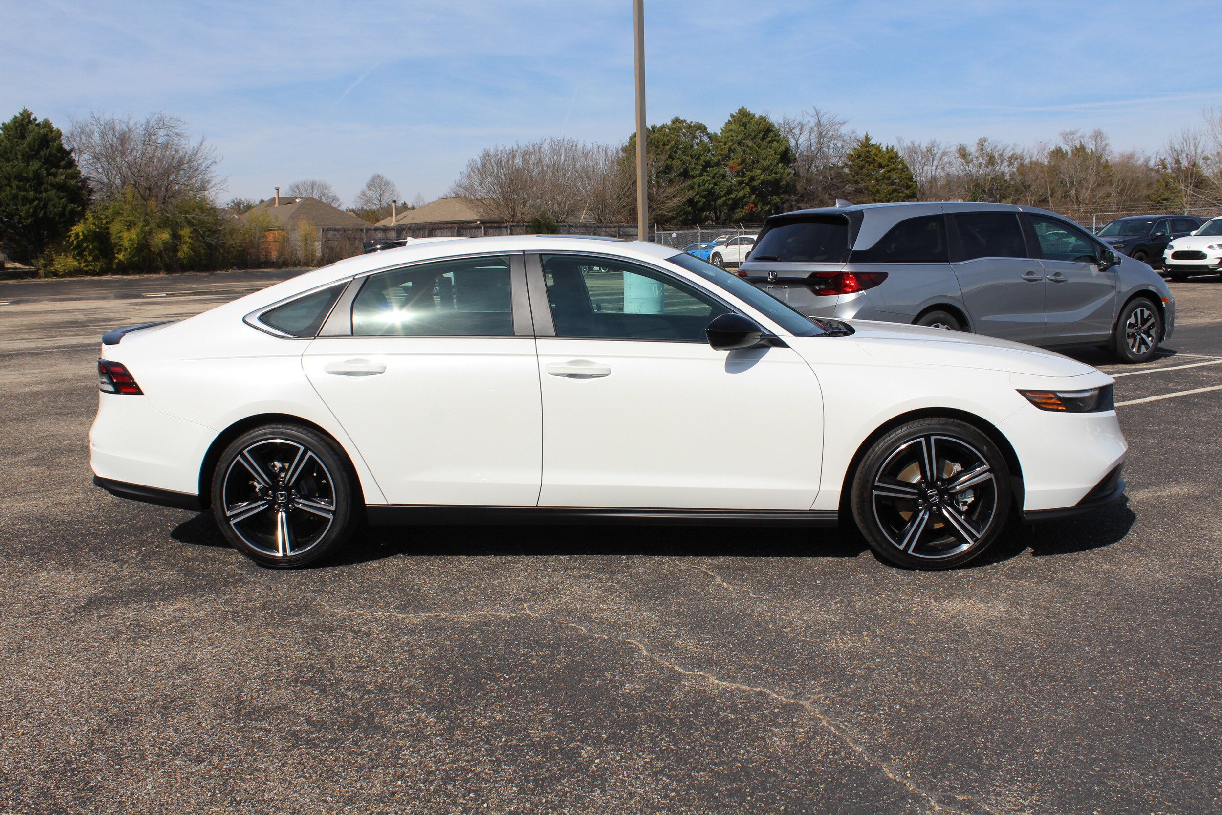 2025 Honda Accord Hybrid Sport photo 3