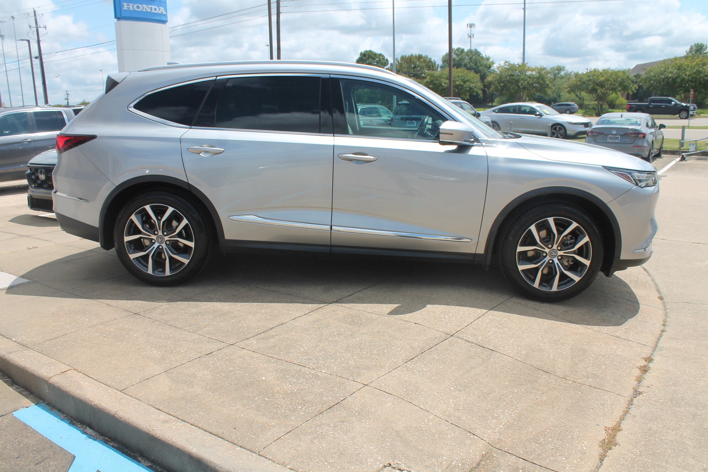 2023 Acura MDX Technology photo 4