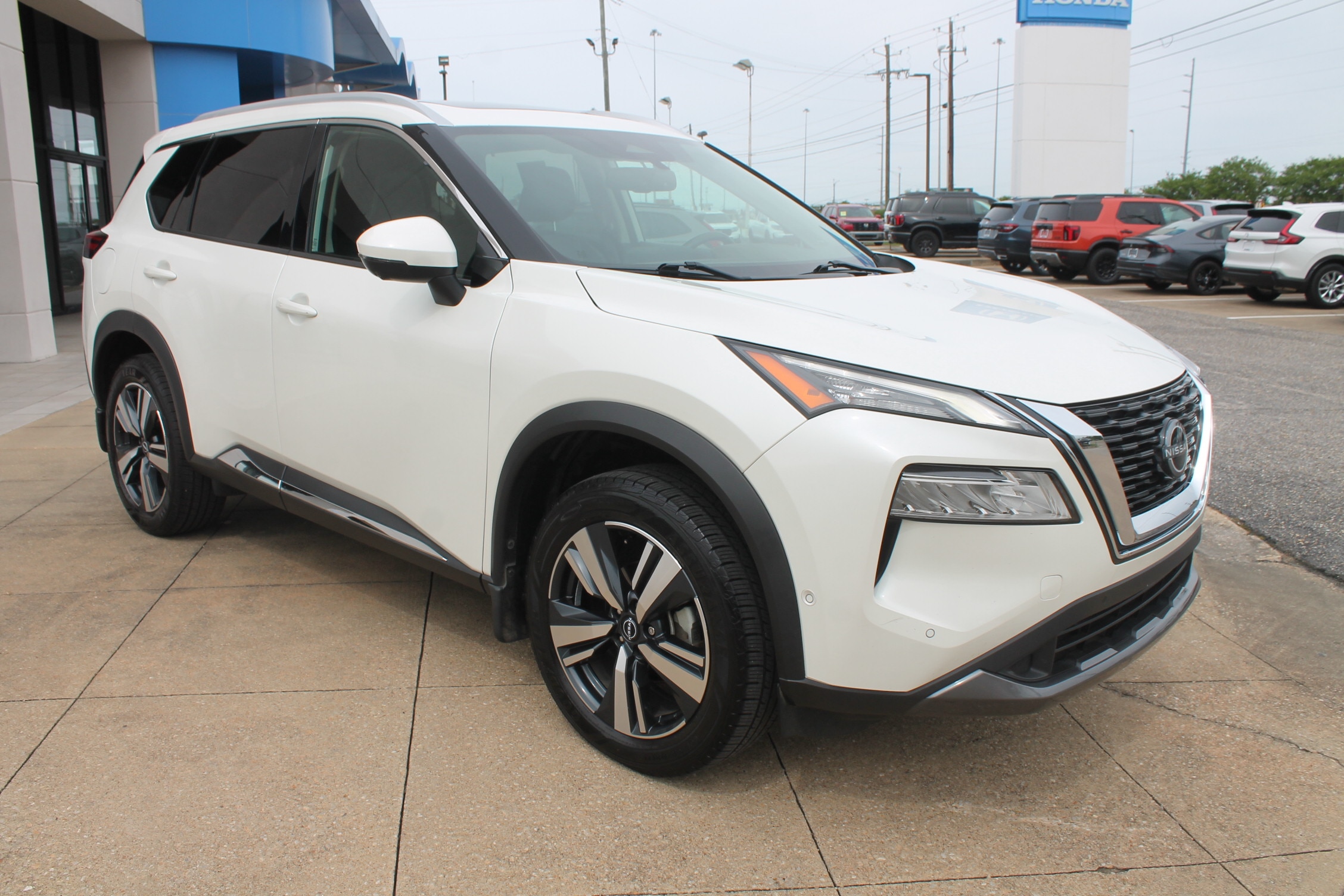 2023 Nissan Rogue SL