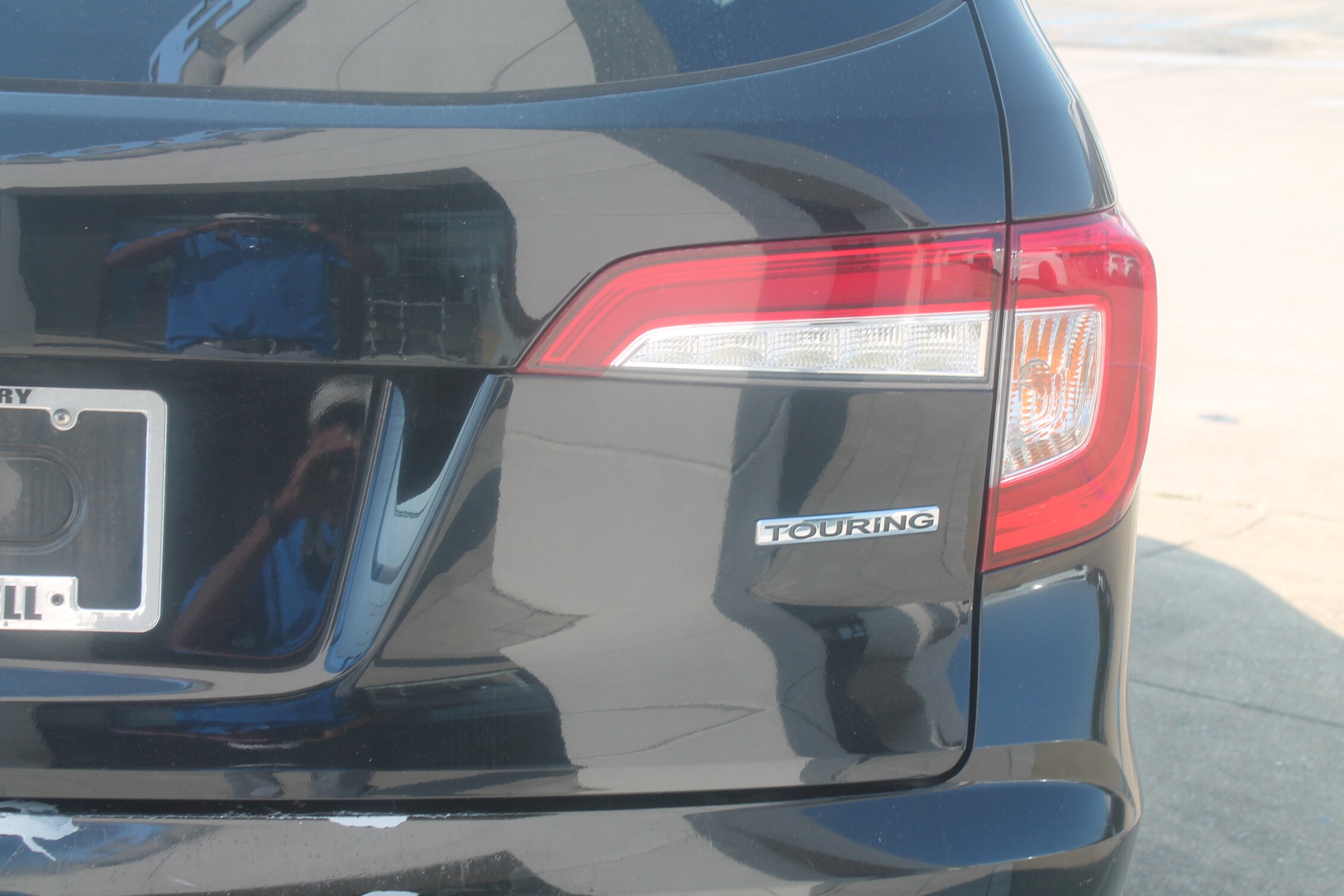 2019 Honda Pilot Touring photo 3