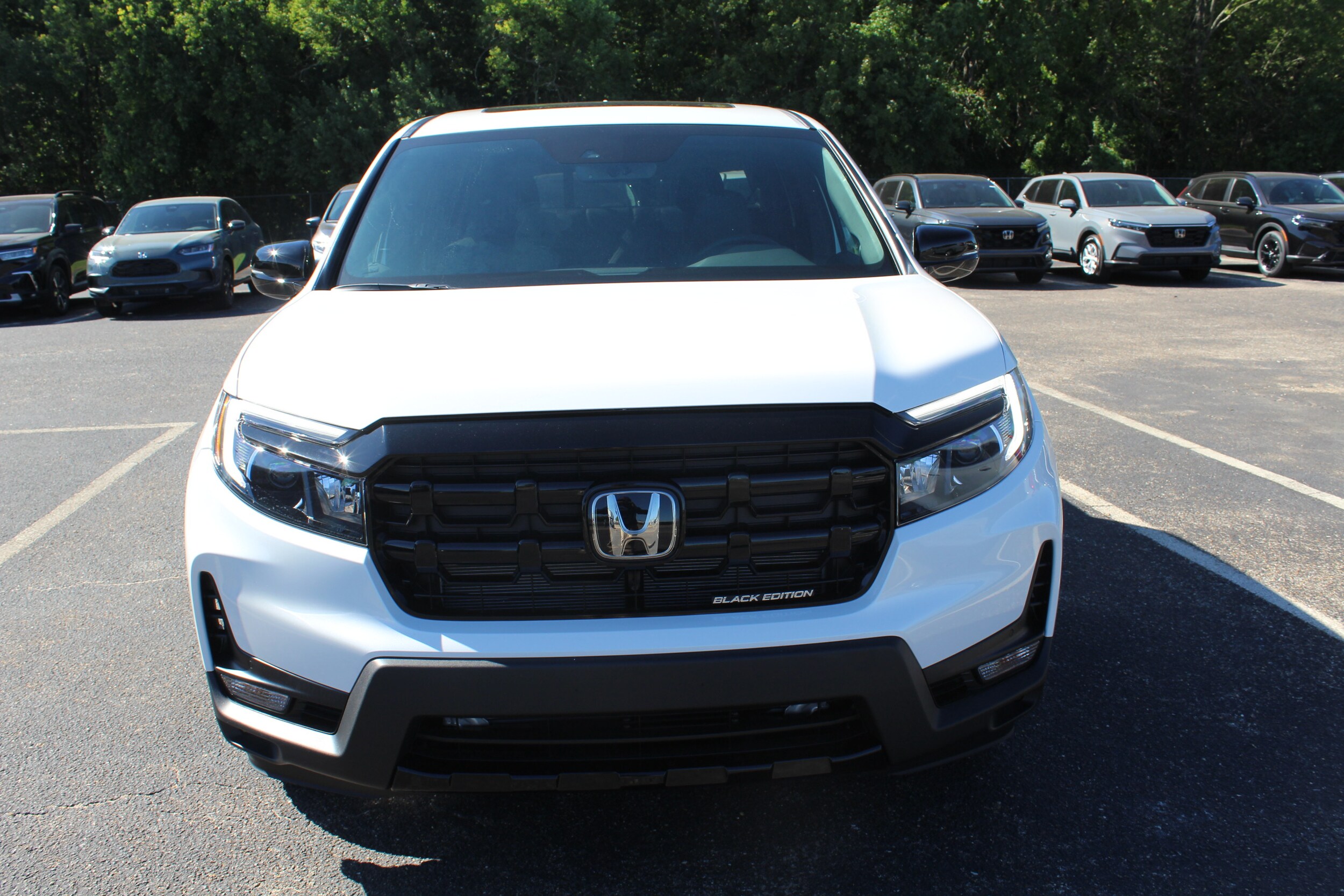 2025 Honda Ridgeline Black Edition photo 2
