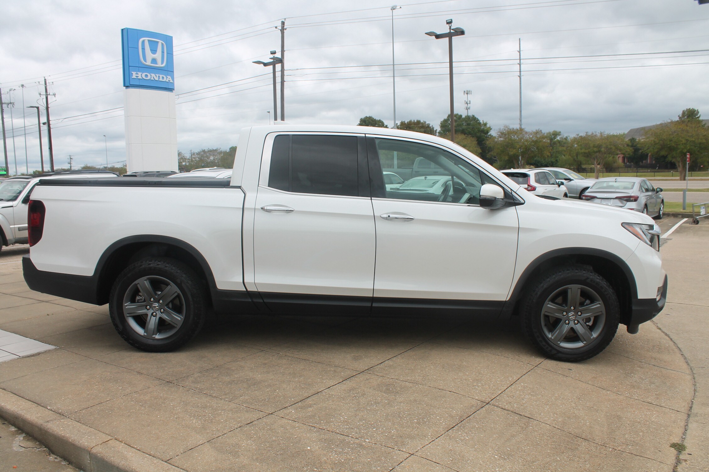 2023 Honda Ridgeline RTL-E photo 4