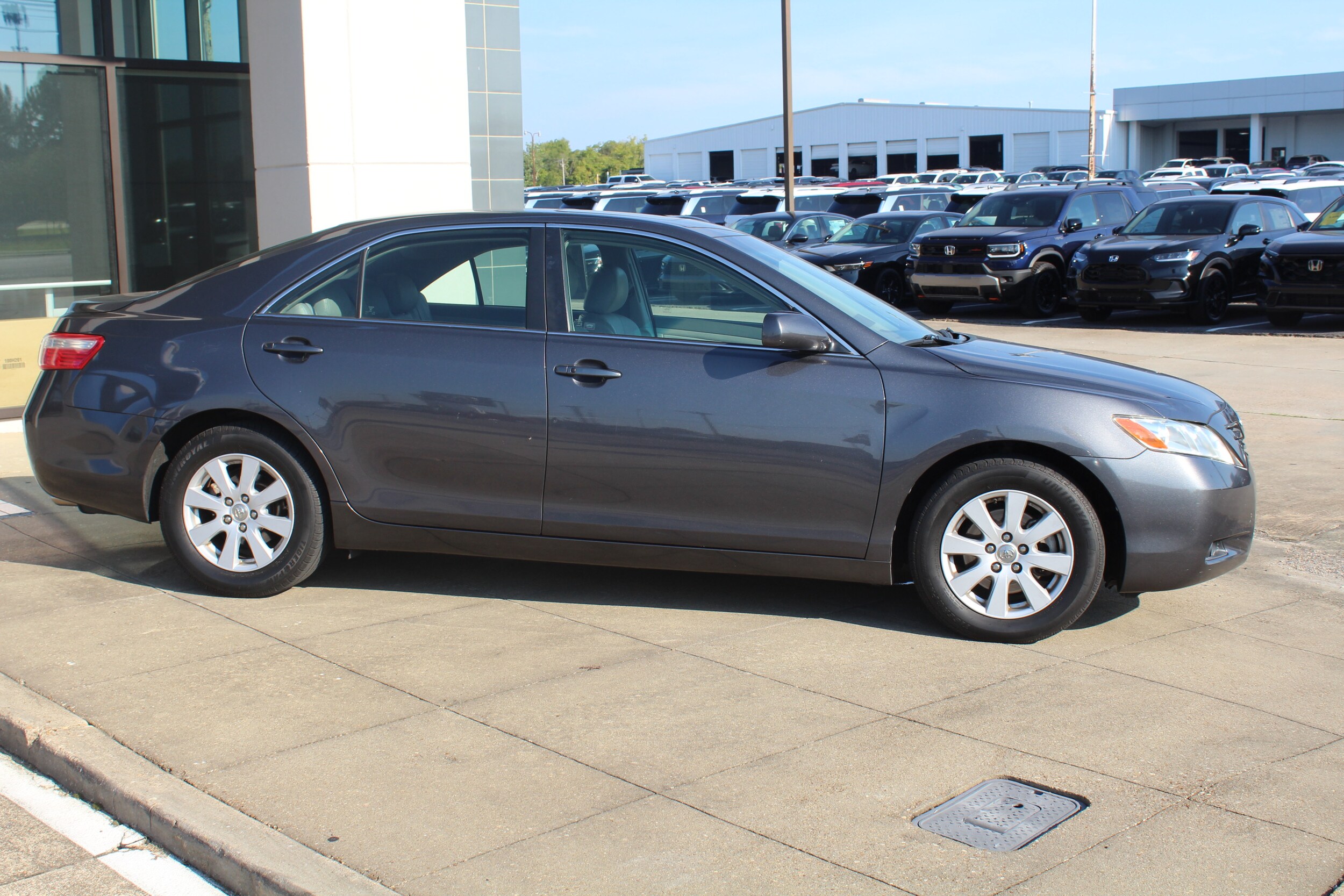 2009 Toyota Camry photo 3