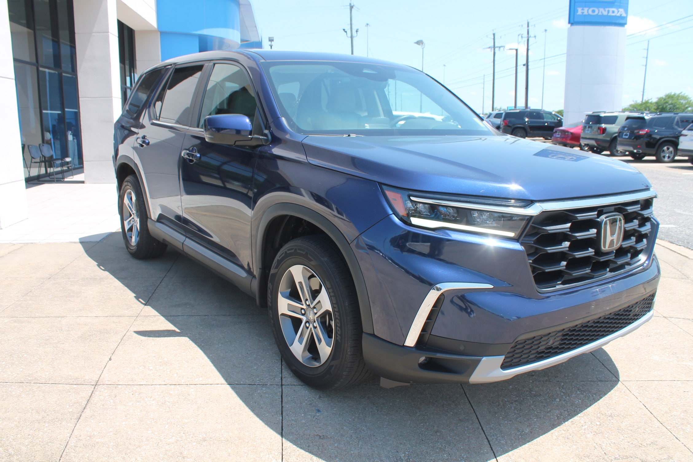 2023 Honda Pilot EX-L 8-Occupant 2WD's photo